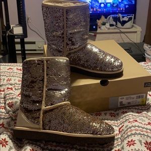 Women’s Ugg Classic Sparkle Size 11